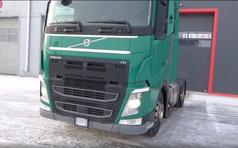 Кейс: окраска капота и частичная окраска передней правой двери Volvo FH